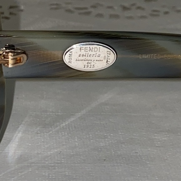 FENDI sunglasses - Picture 3 of 4